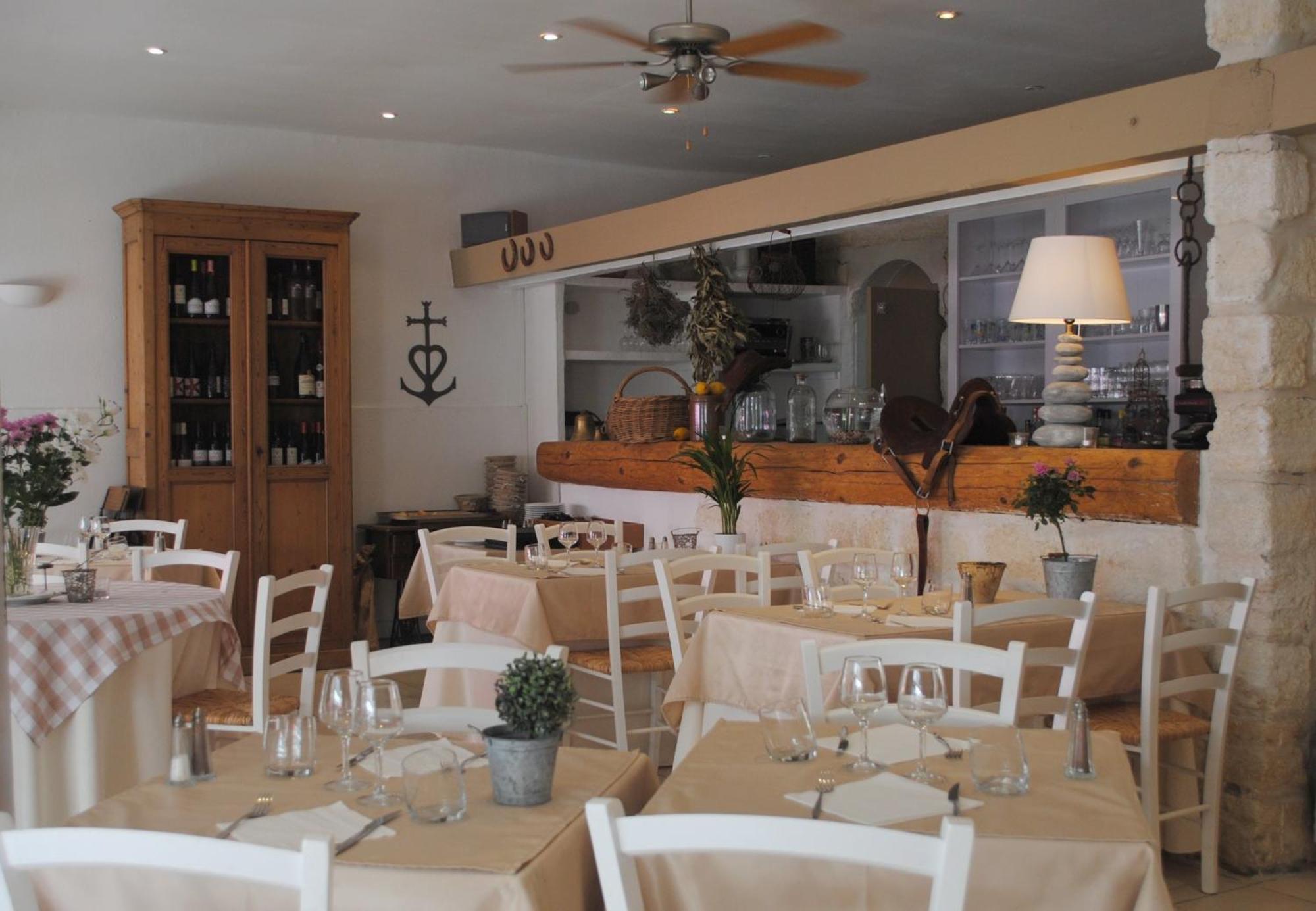 Hotel Restaurant Le Provencal Le Grau-du-Roi Exteriér fotografie